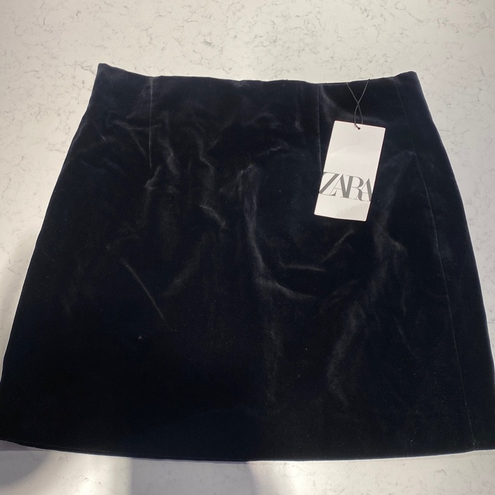 BNWT** ZARA SKIRT VELVET